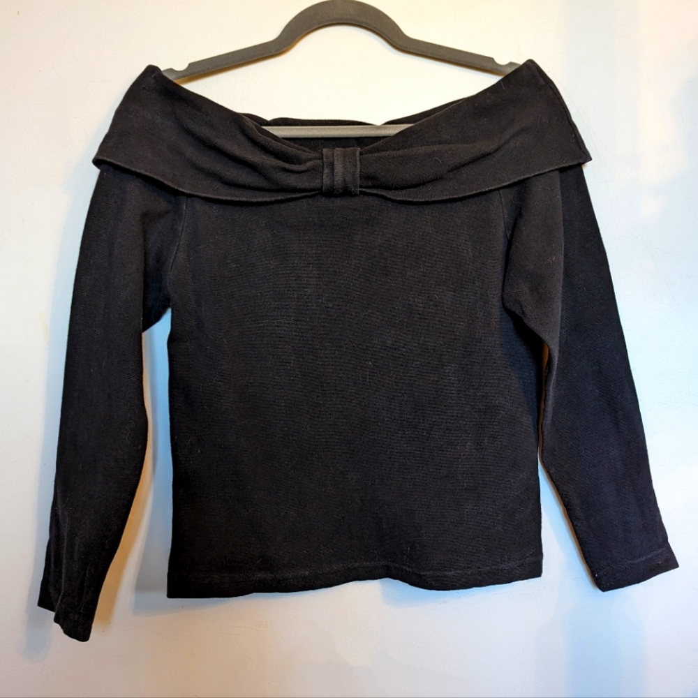 Woman's Vintage Off The Shoulder Top